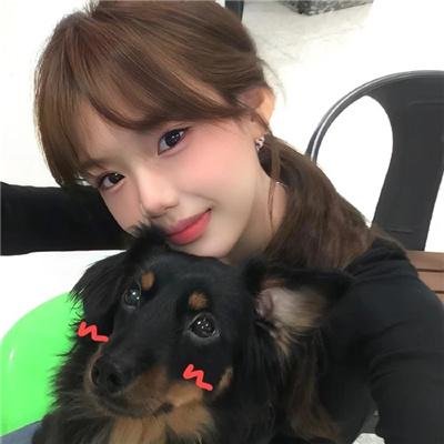 戴脚镣的女孩